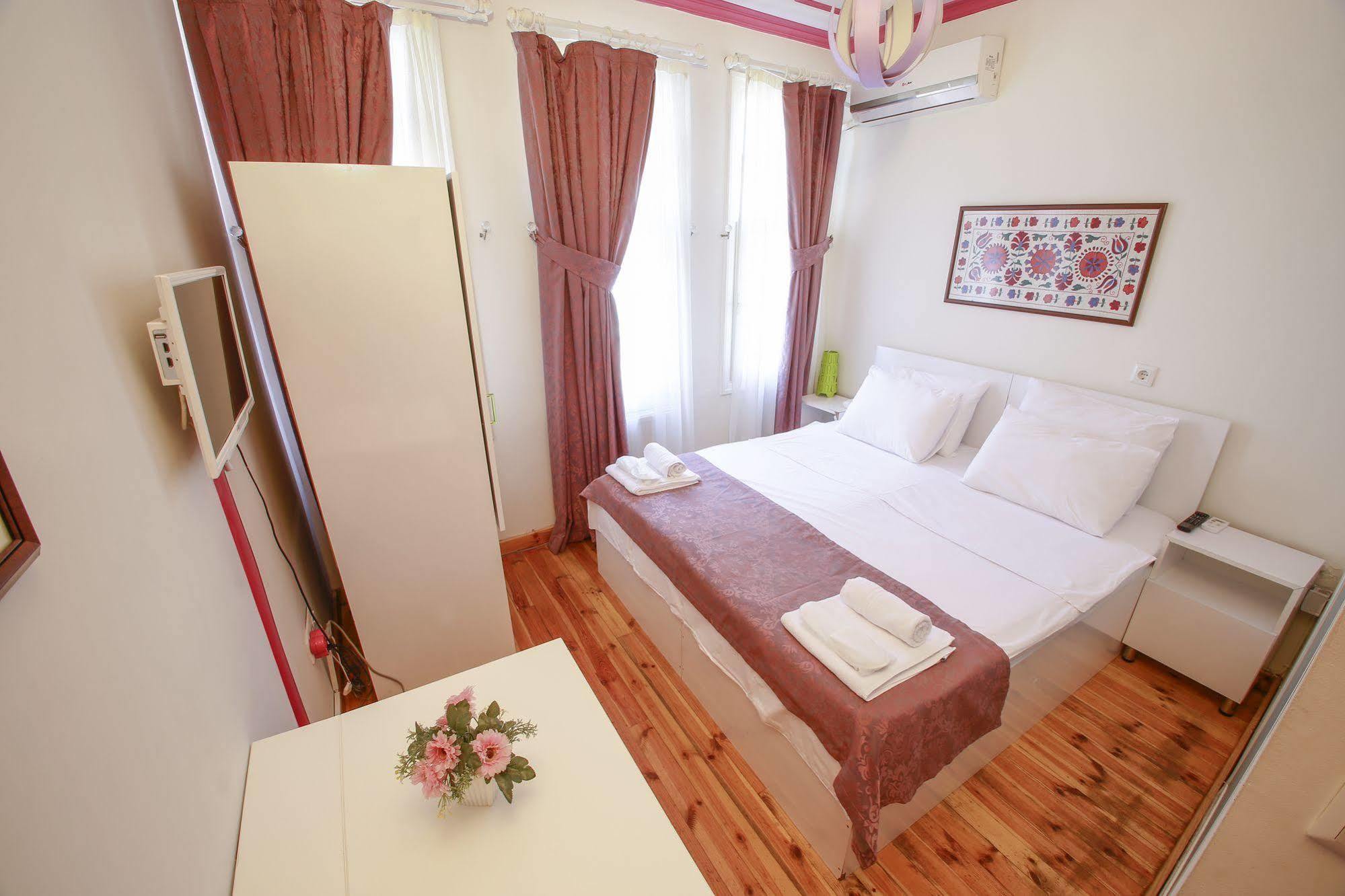 Lale Inn Ortakoey Istanbul Exterior photo
