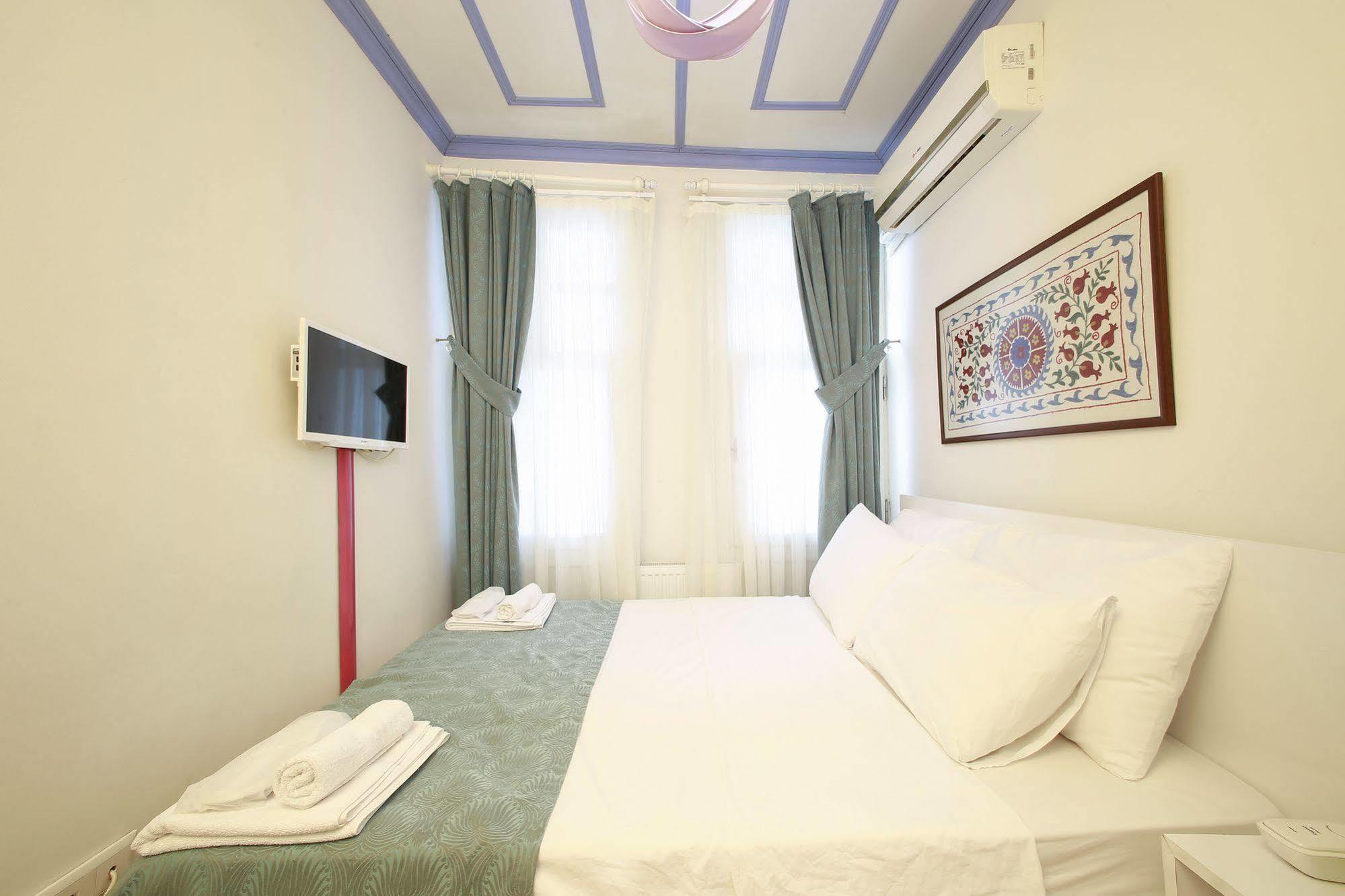 Lale Inn Ortakoey Istanbul Exterior photo